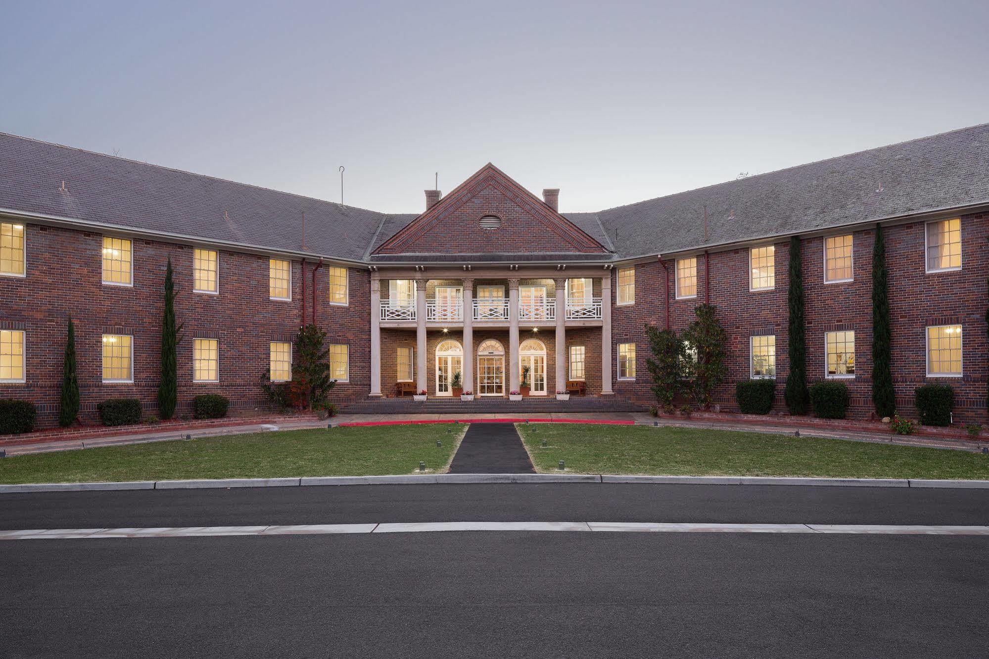 Brassey Hotel - Managed By Doma Hotels Canberra Exteriér fotografie