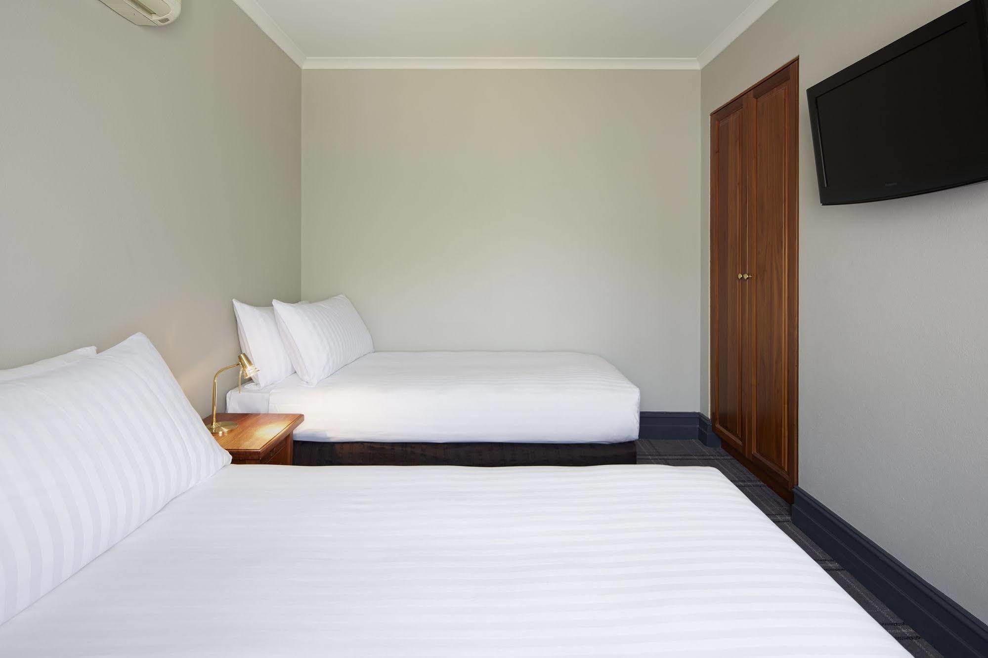 Brassey Hotel - Managed By Doma Hotels Canberra Exteriér fotografie